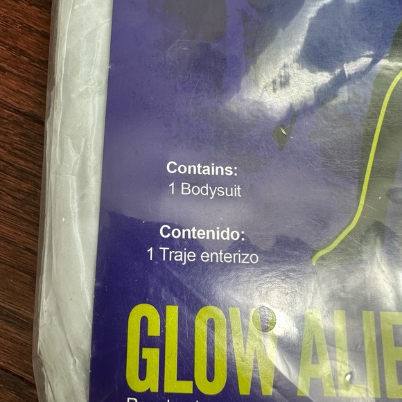MorphCostumes Glow Alien. ( Glows in the dark) - Picture 4 of 8